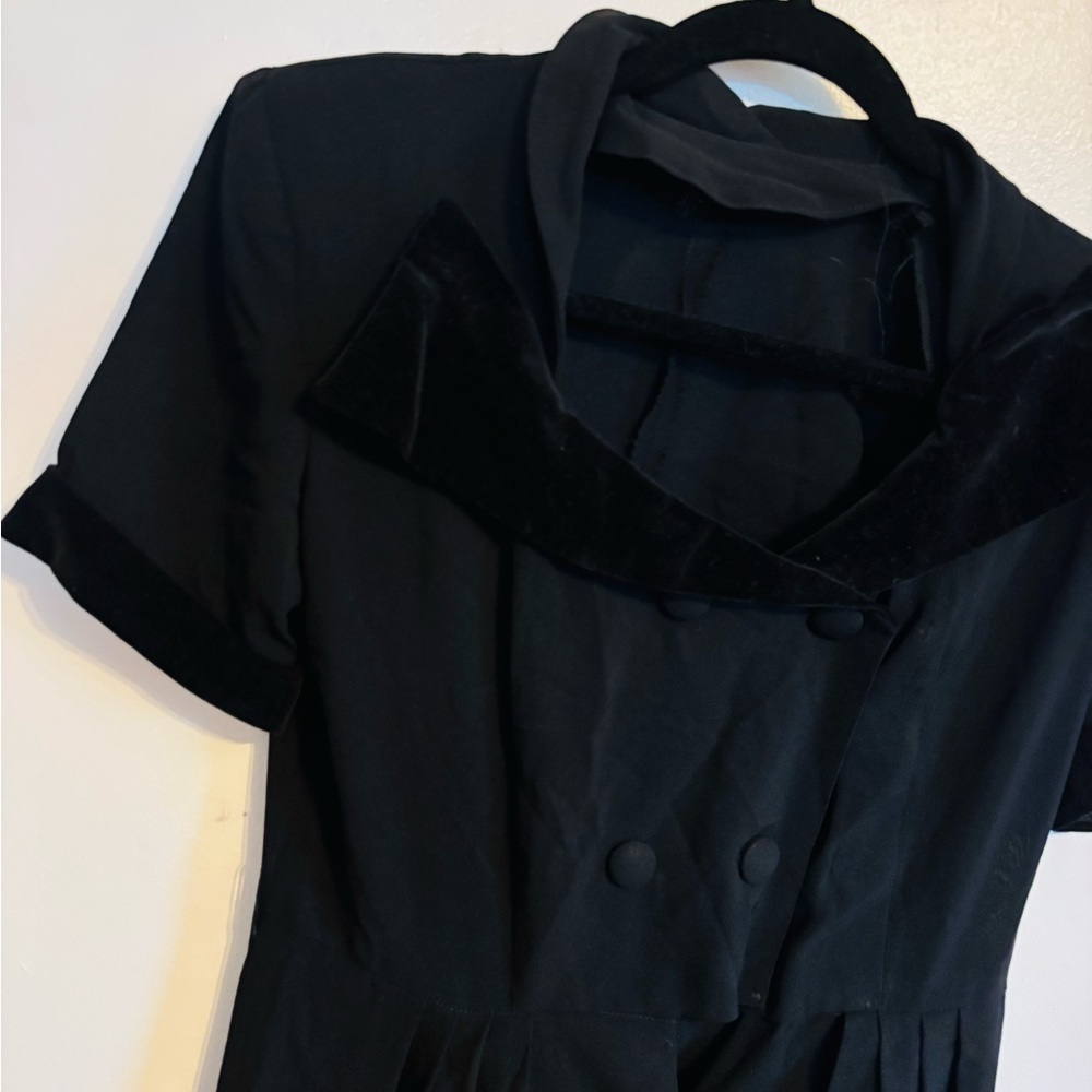 1950’s style vintage black fit and flare dress with velvet collar and button